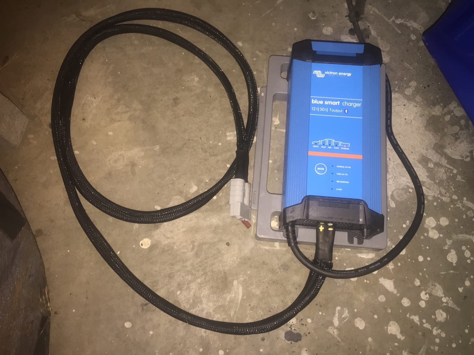 Charges fast