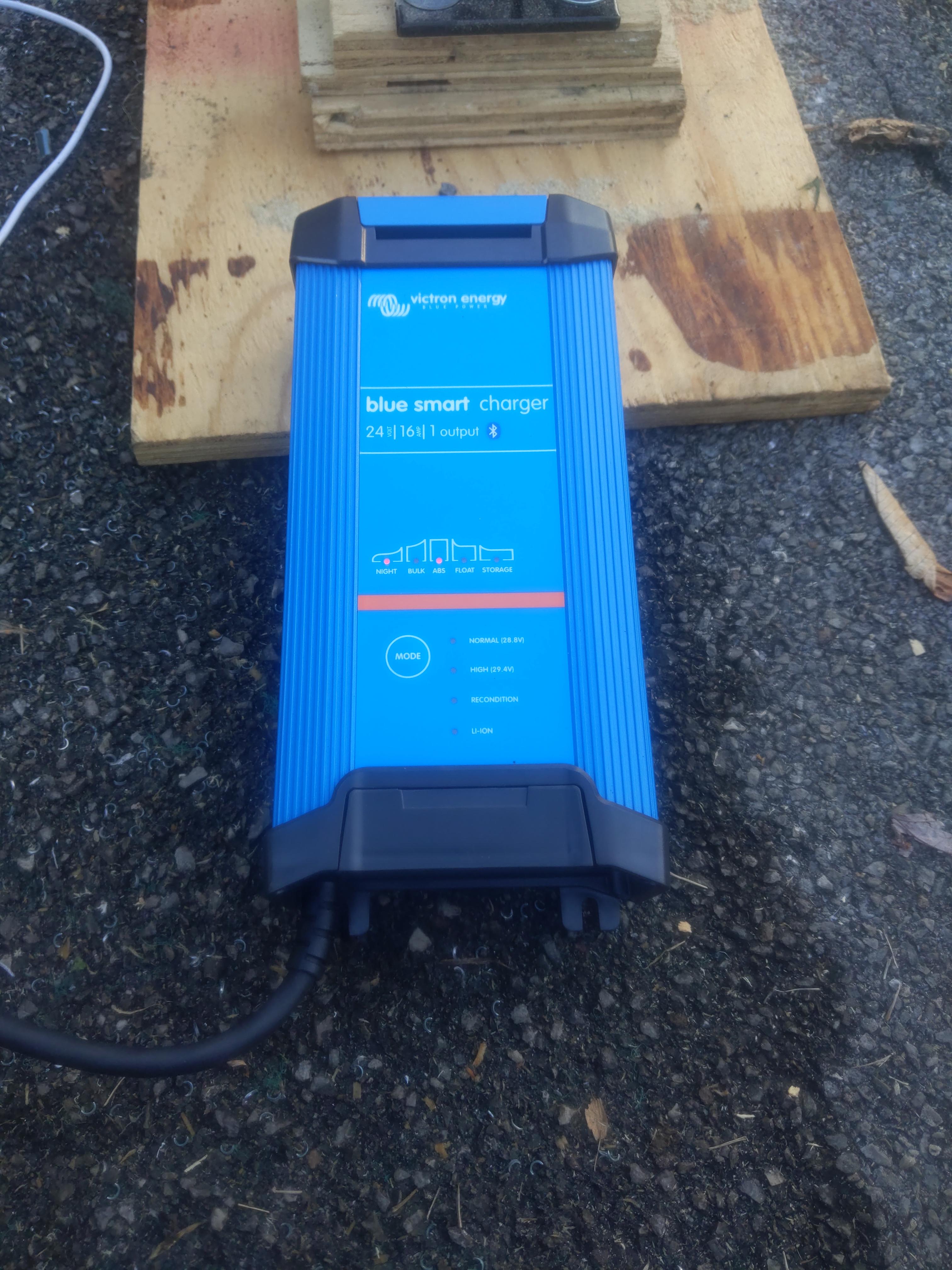 Excellent 24V charger