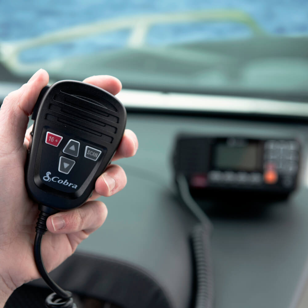 cobra-bluebound-1350-marine-vhf-radio-with-gps-dsc-and-swr-analyzer image 3