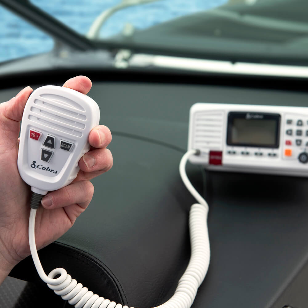 cobra-bluebound-1350-marine-vhf-radio-with-gps-dsc-and-swr-analyzer image 8